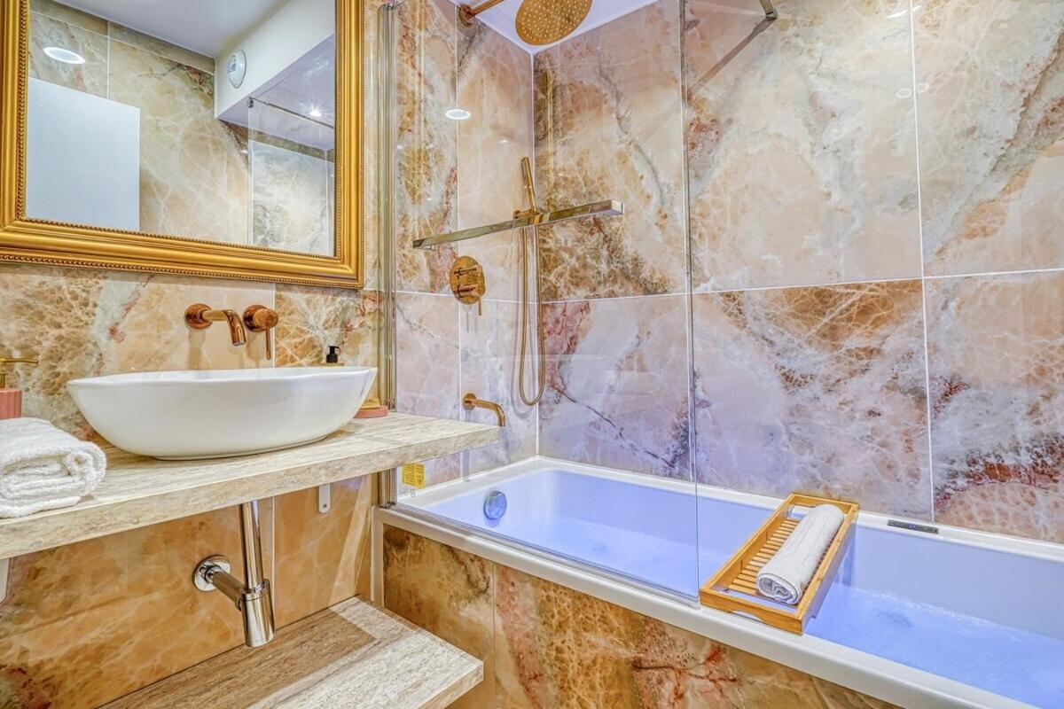 Melody Suite In Paris Курбьовоа Екстериор снимка